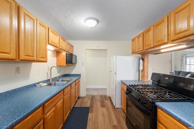 617 W 15th Street, Muncie, IN 47302