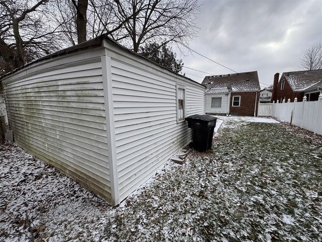 9922 Yorkshire Road, Detroit, MI 48224