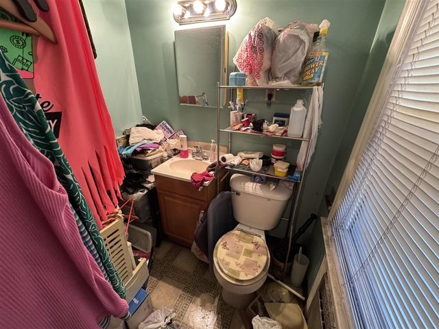 9922 Yorkshire Road, Detroit, MI 48224