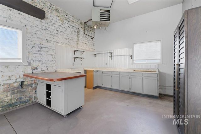 5757 S Cole Rd, Boise, ID 83709