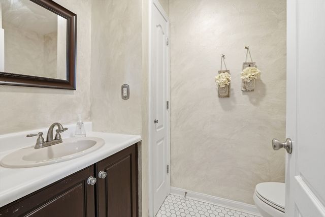 501 Auburn St 406, Whitman, MA 02382