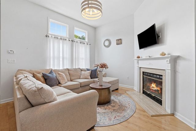 501 Auburn St 406, Whitman, MA 02382