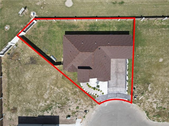 2209 N Gaytan Avenue, Edinburg, TX 78542