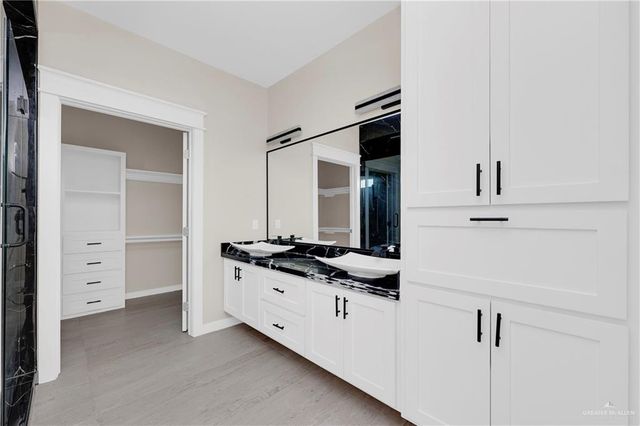 2209 N Gaytan Avenue, Edinburg, TX 78542