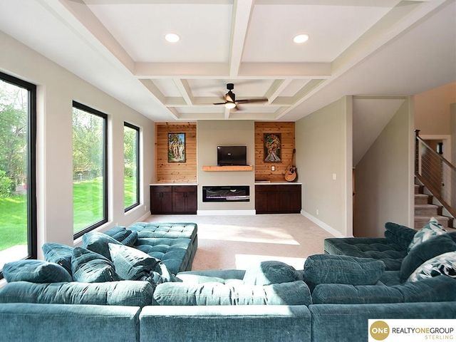 8215 N 166th Street, Bennington, NE 68007