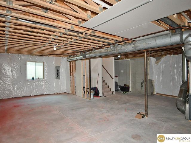 8215 N 166th Street, Bennington, NE 68007