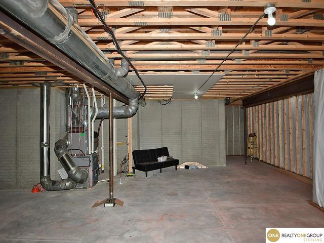 8215 N 166th Street, Bennington, NE 68007