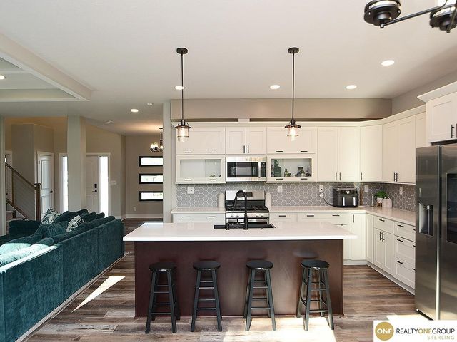 8215 N 166th Street, Bennington, NE 68007
