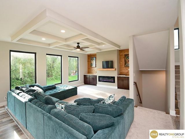 8215 N 166th Street, Bennington, NE 68007