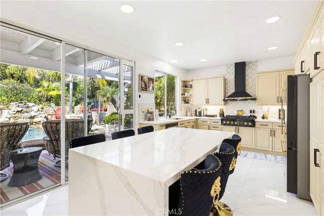 23233 Sageview Court, Valencia, CA 91354