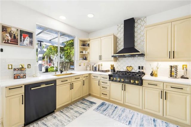 23233 Sageview Court, Valencia, CA 91354