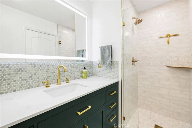 23233 Sageview Court, Valencia, CA 91354