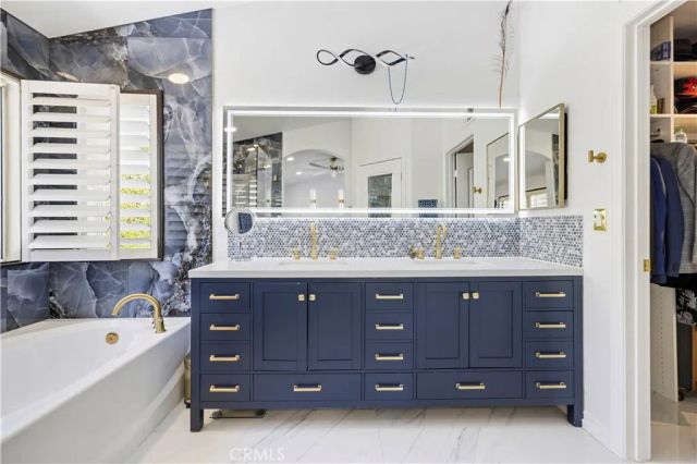 23233 Sageview Court, Valencia, CA 91354