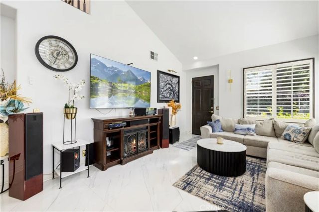 23233 Sageview Court, Valencia, CA 91354