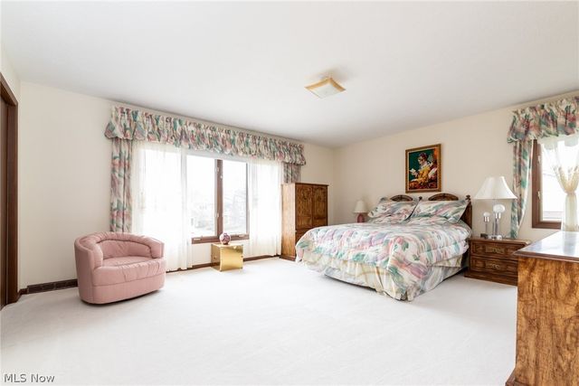 25235 Penshurst Drive, Beachwood, OH 44122
