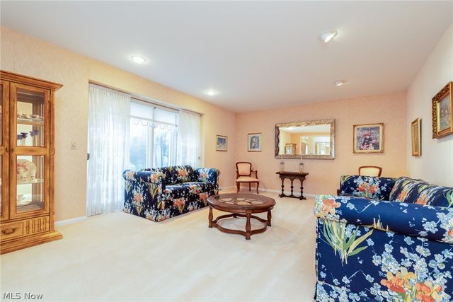 25235 Penshurst Drive, Beachwood, OH 44122