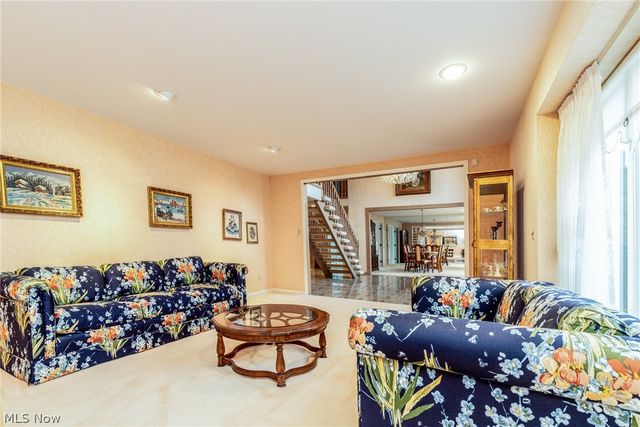 25235 Penshurst Drive, Beachwood, OH 44122