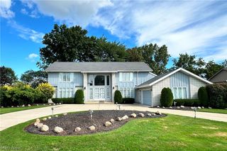 25235 Penshurst Drive, Beachwood, OH 44122