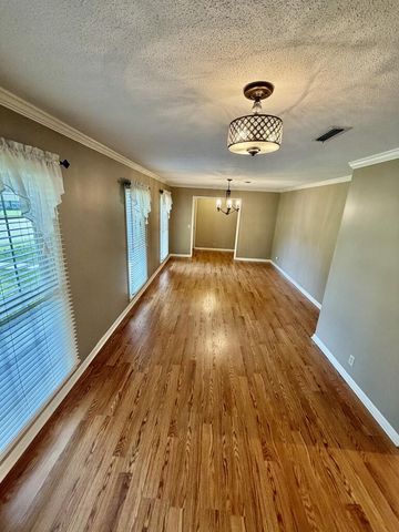 1305 Sussex Court, Dothan, AL 36303