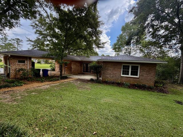 1305 Sussex Court, Dothan, AL 36303