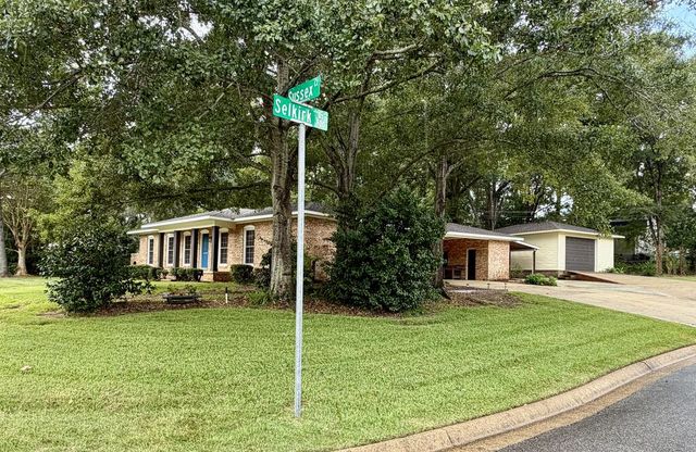 1305 Sussex Court, Dothan, AL 36303