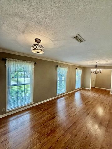 1305 Sussex Court, Dothan, AL 36303