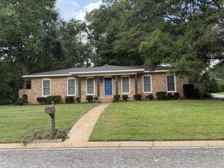 1305 Sussex Court, Dothan, AL 36303