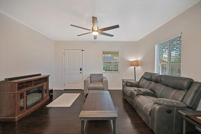 2836 Randolph Ave, Carmichael, CA 95608