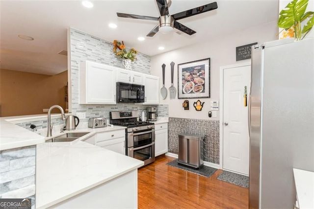3154 Welmingham Drive SW, Atlanta, GA 30331