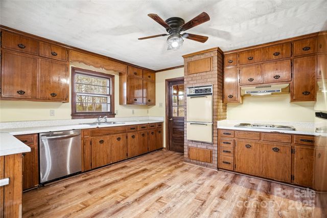 2619 Hopewell Church Road, Sherrills Ford, NC 28673