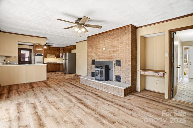 2619 Hopewell Church Road, Sherrills Ford, NC 28673