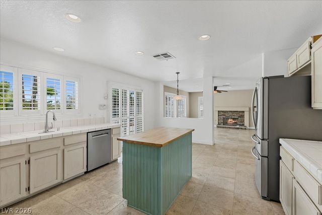 2000 Silverton Drive, Henderson, NV 89074