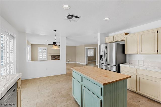 2000 Silverton Drive, Henderson, NV 89074