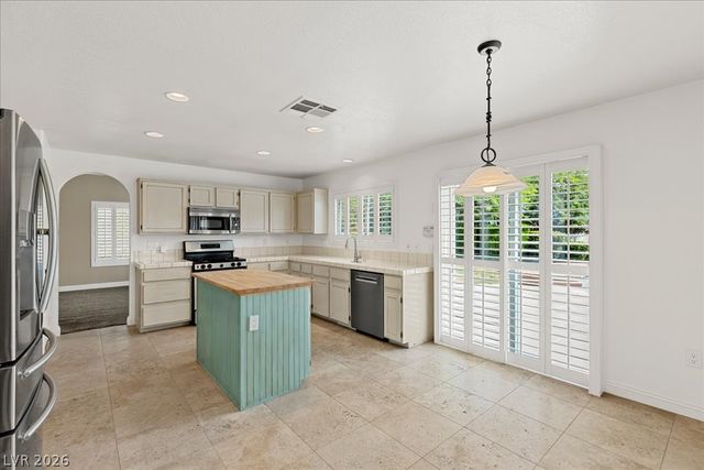 2000 Silverton Drive, Henderson, NV 89074