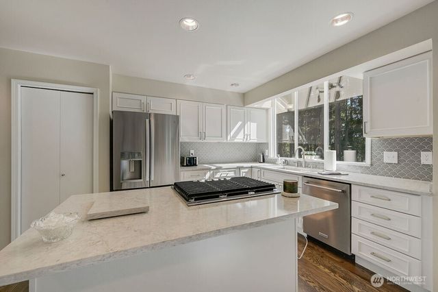 10615 Sirocco Circle NW, Silverdale, WA 98383