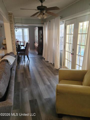 303 Pinewood Circle, Gulfport, MS 39507