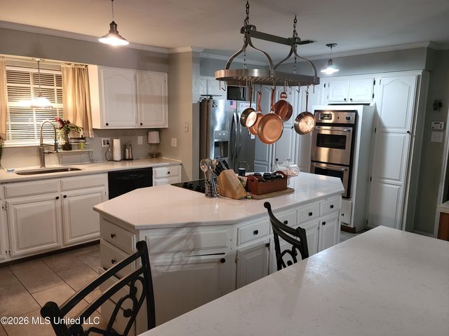 303 Pinewood Circle, Gulfport, MS 39507