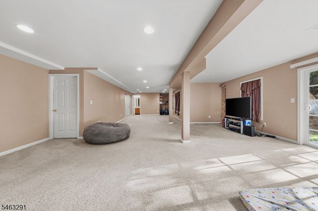 9 Red Maple Ln, Mount Olive Twp., NJ 07836
