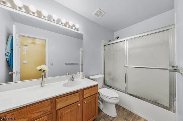 9 Red Maple Ln, Mount Olive Twp., NJ 07836