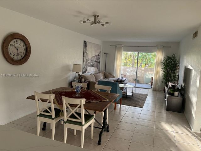 6884 N Kendall Dr C407, Pinecrest, FL 33156