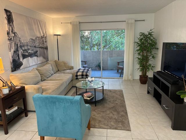 6884 N Kendall Dr C407, Pinecrest, FL 33156