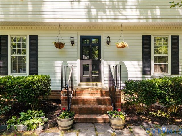 3931 Round Hill Dr, Chesterfield, VA 23832