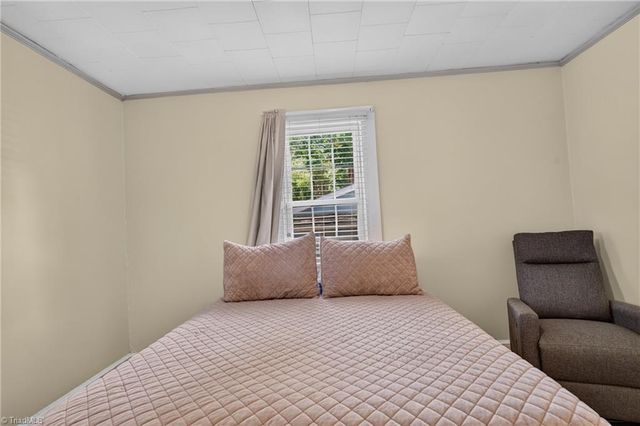 124 Manor Drive, High Point, NC 27260