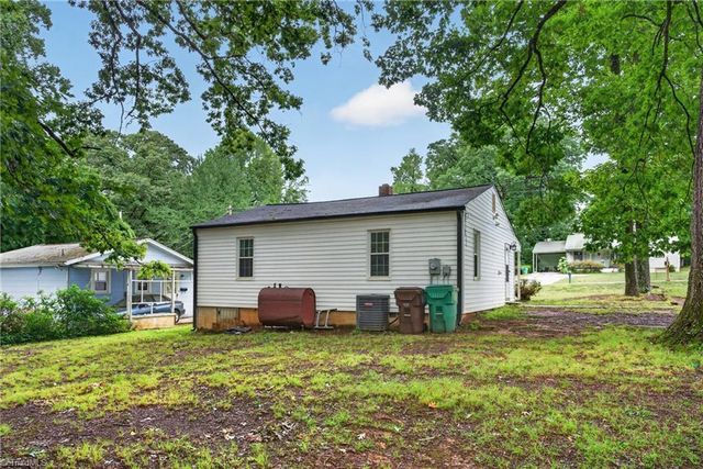 124 Manor Drive, High Point, NC 27260