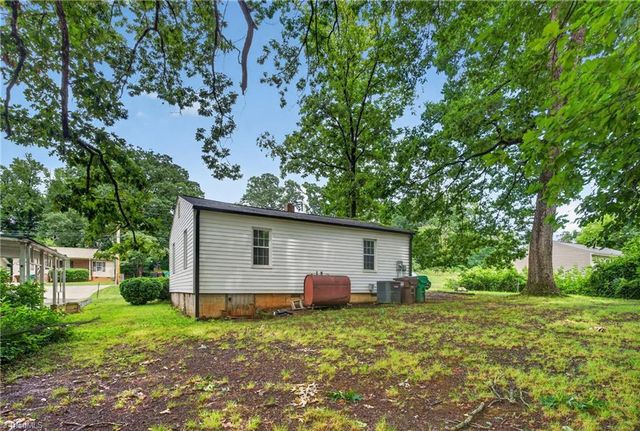 124 Manor Drive, High Point, NC 27260