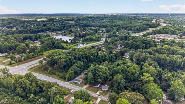 124 Manor Drive, High Point, NC 27260