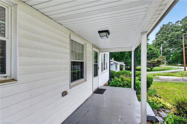 124 Manor Drive, High Point, NC 27260