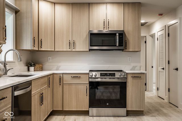 650 Mulberry Street, Zionsville, IN 46077