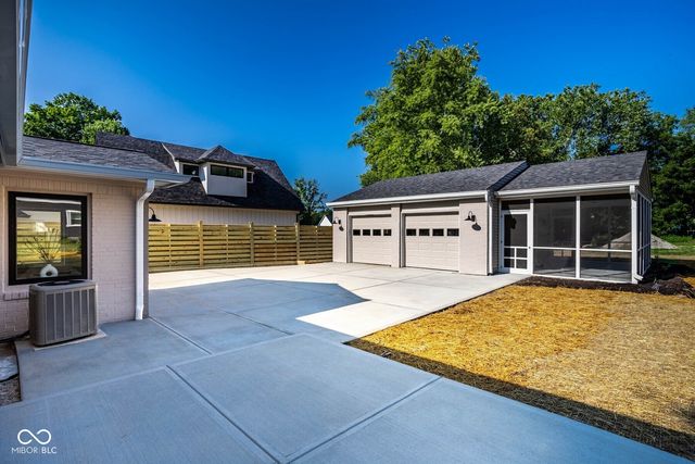 650 Mulberry Street, Zionsville, IN 46077