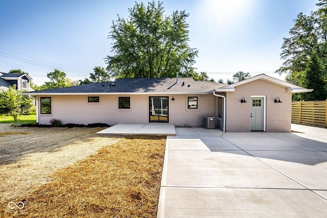 650 Mulberry Street, Zionsville, IN 46077